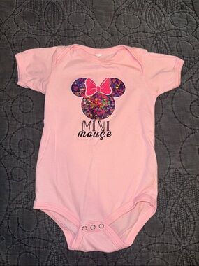 EUC Baby Girls Pink "Mini Mouse" Heart Print One-Piece Bodysuit 18-24m